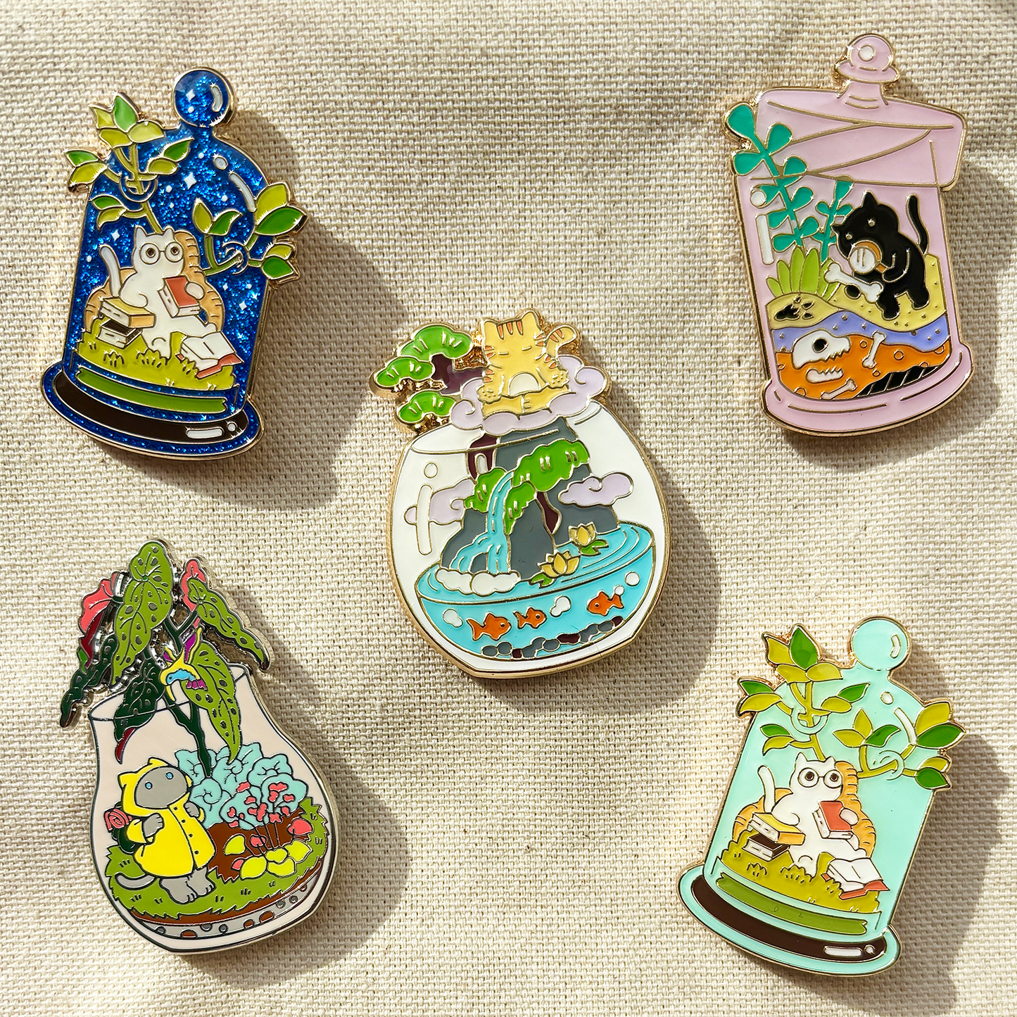 Terrarium Cat Enamel Pin - Reading Cat