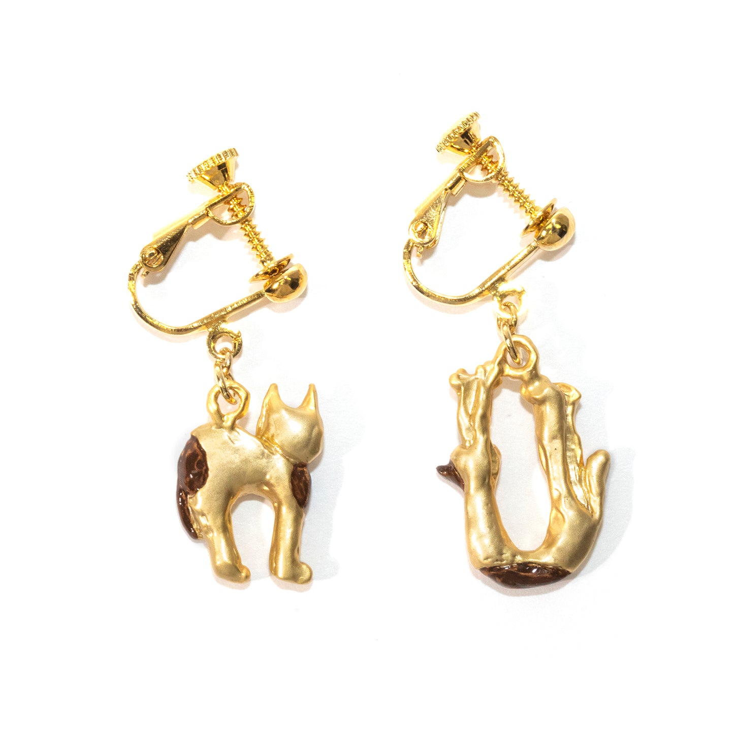 Earring - Stretching Cat (Gold) / N & U のびのびする猫